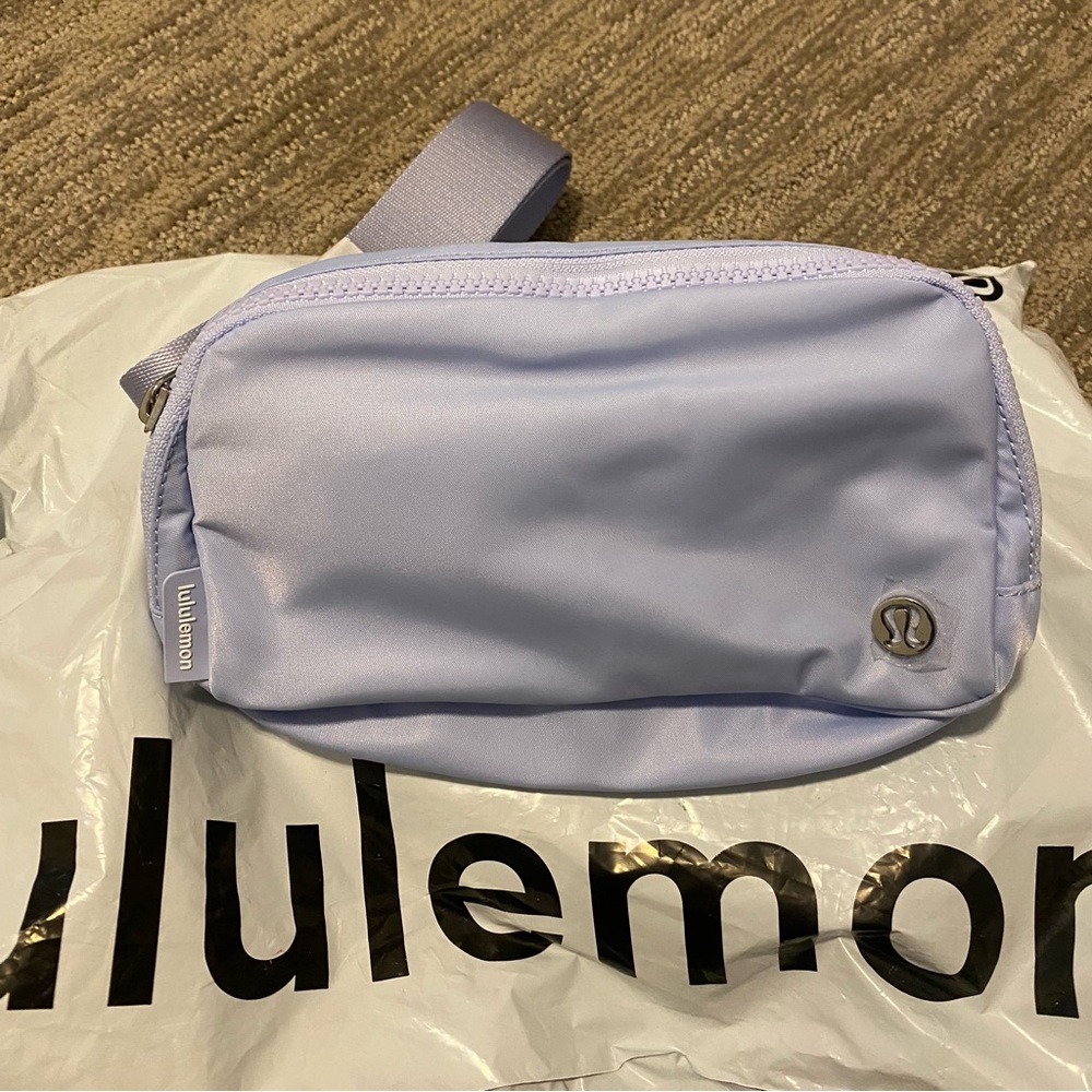 LULULEMON PASTEL BLUE EVERYWHERE BELT BAG - Picture 6 of 7